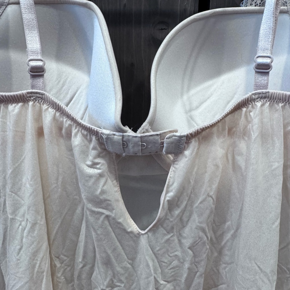 Victoria's Secret shimmer nude Lace Chemise - Picture 4 of 8